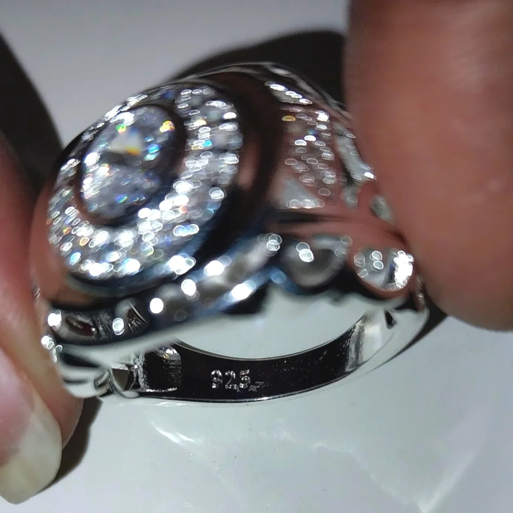 Sophisticated Men's 925 Silver Ring with Oval Centerpiece Sz 10